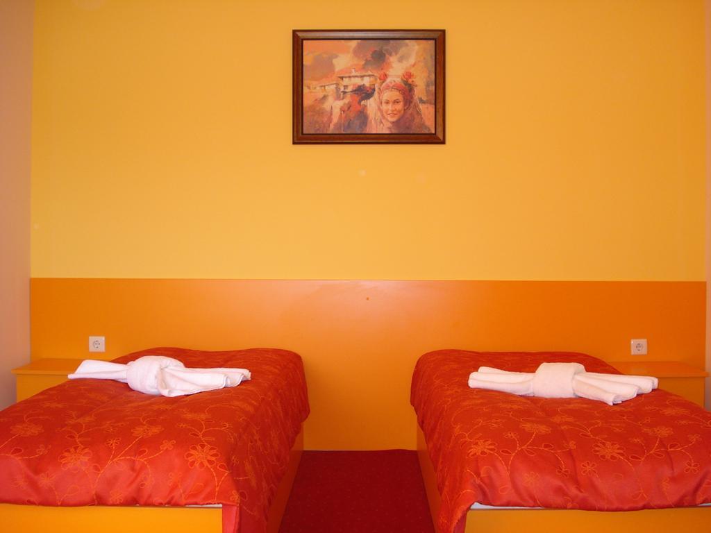 Hotel Tarnovo Veliko Tarnovo Szoba fotó